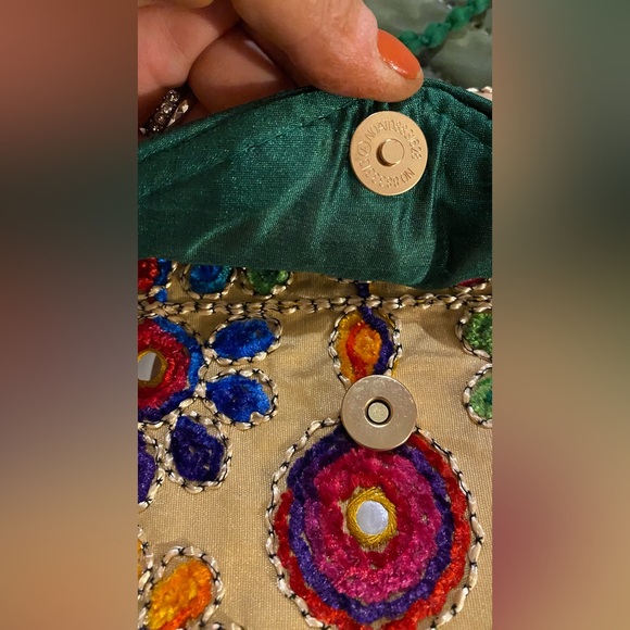 BRAND NEW! Gorgeous Embroidered Multicolor Crossbody Bag - Picture 7 of 16